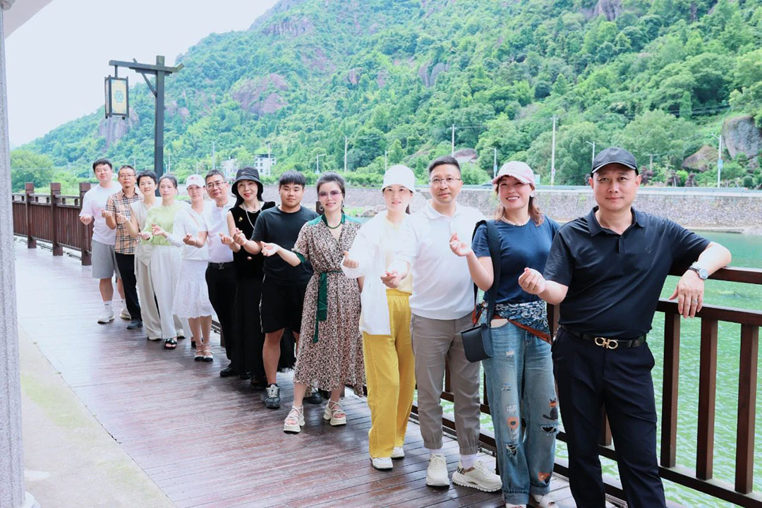 “激情夏日，踏浪仙溪”樂(lè)創(chuàng)會(huì)樂(lè)成一組開(kāi)展主題團(tuán)建活動(dòng)